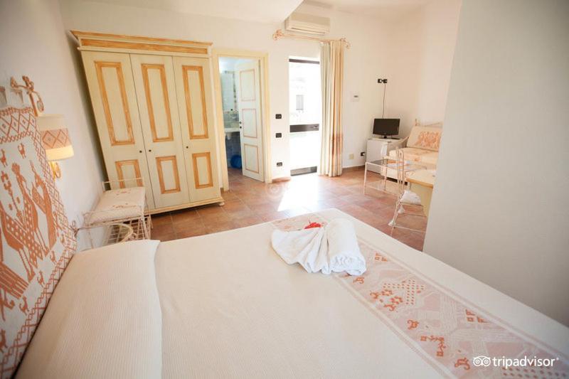 Altura Hotel Villasimius Exterior photo