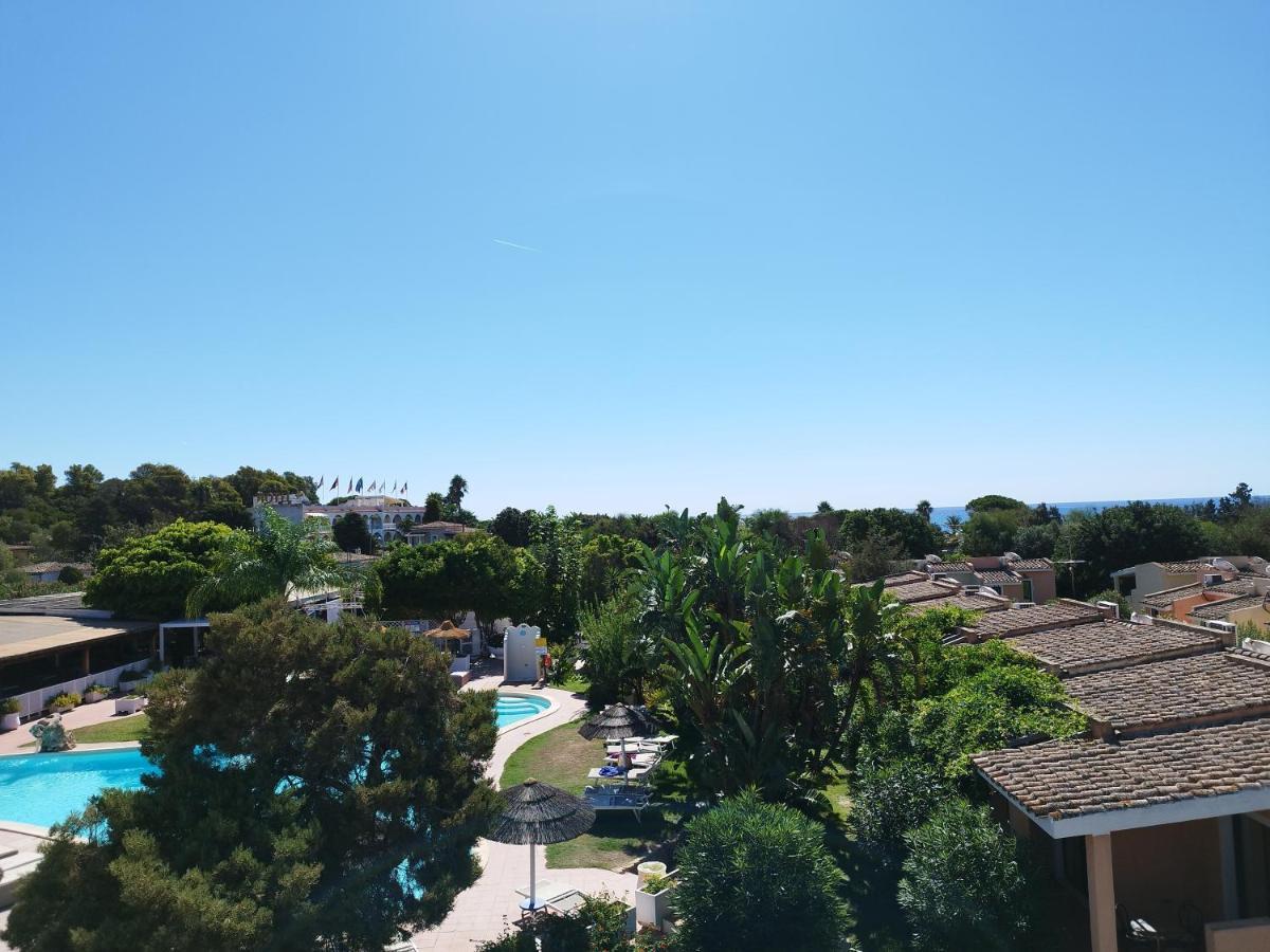 Altura Hotel Villasimius Exterior photo