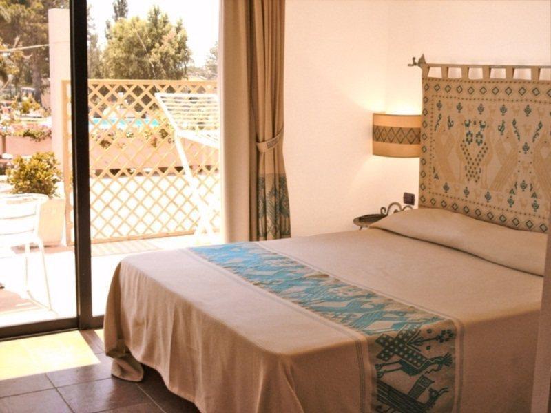 Altura Hotel Villasimius Exterior photo